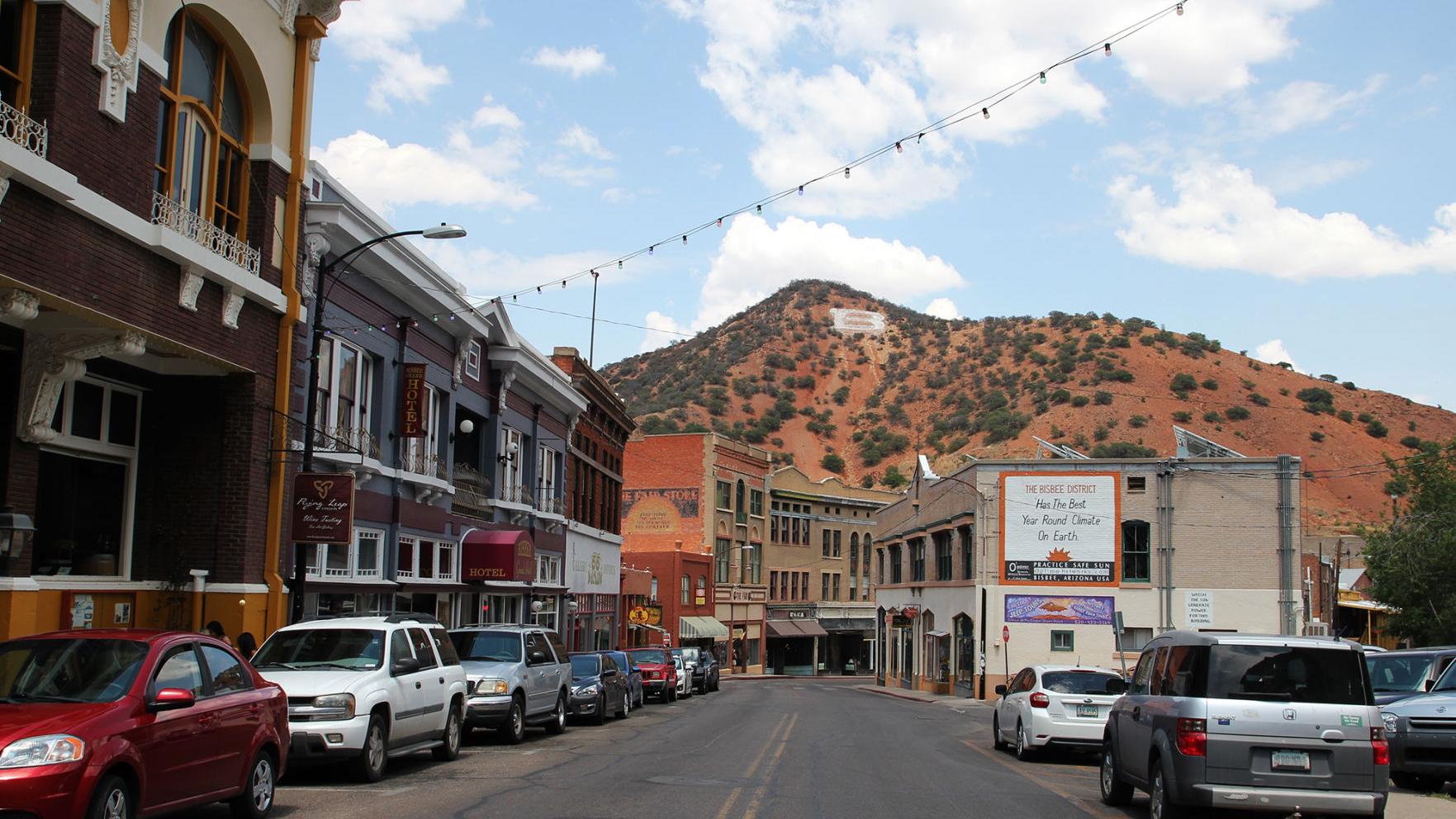 Arizona threatens to cut funding to Bisbee over its plastic bag ban